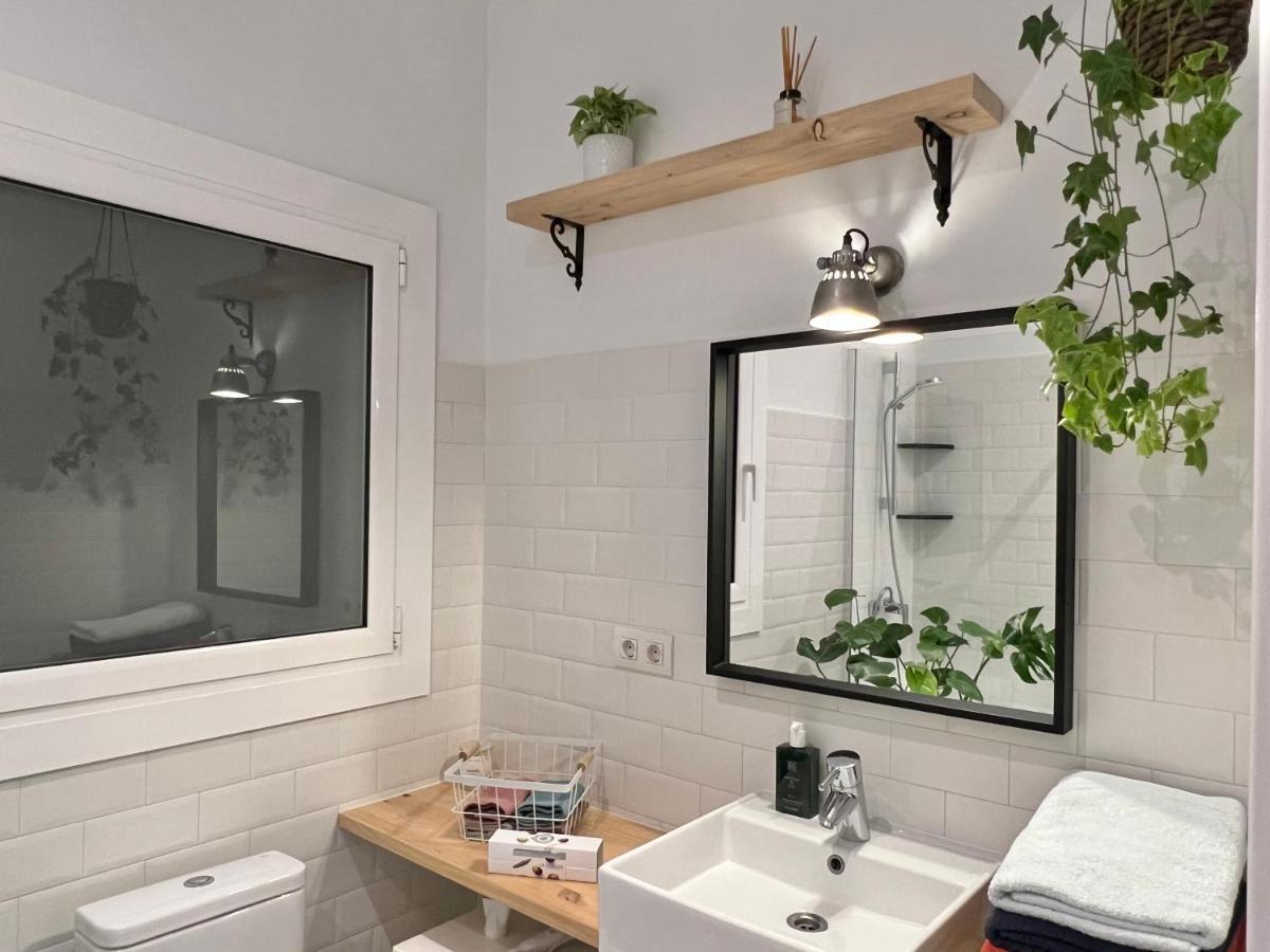 Charming Appartement In The Heart Of Barcelona Exterior photo